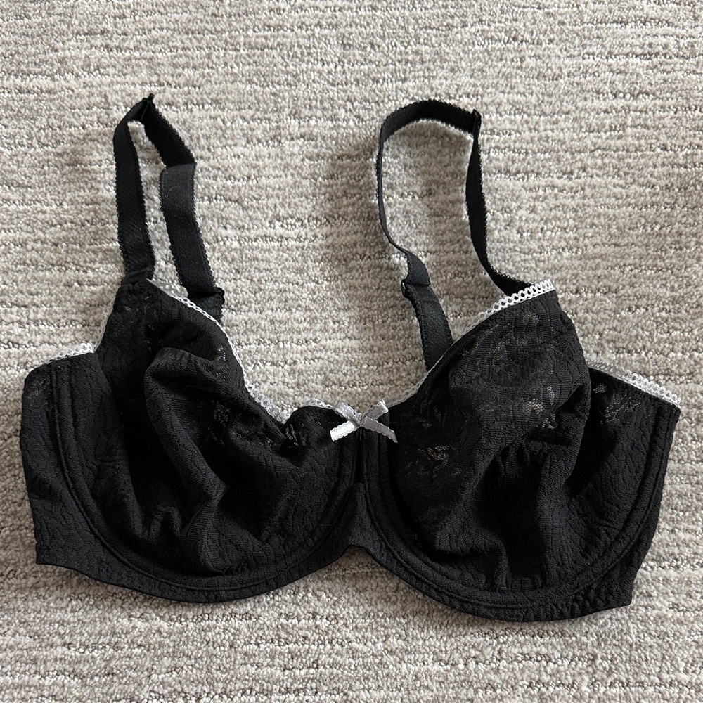 Chic Black Lace Bra with Bow Accent